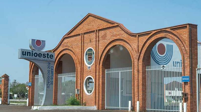 Fachada da Unioeste Foz do Iguaçu